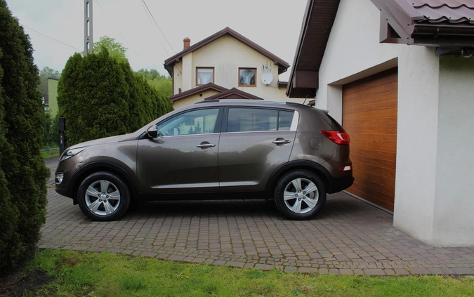 Kia Sportage cena 43500 przebieg: 177000, rok produkcji 2010 z Sosnowiec małe 211